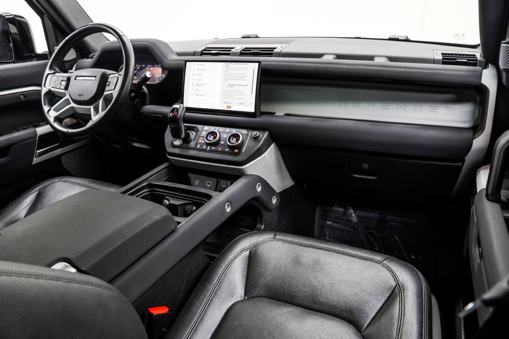 Used 2023 Gray Land Rover SE image 23