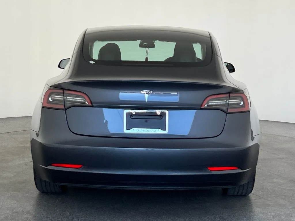 Used 2023  Tesla Base image 5