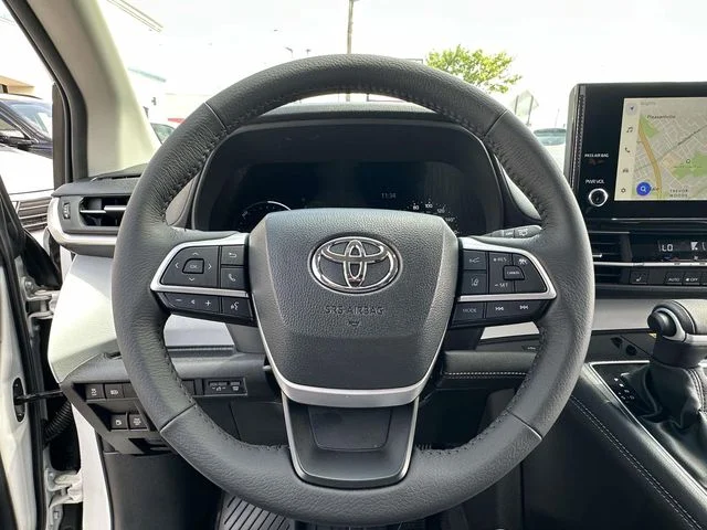 Used 2026 Ice Cap Toyota XLE image 18