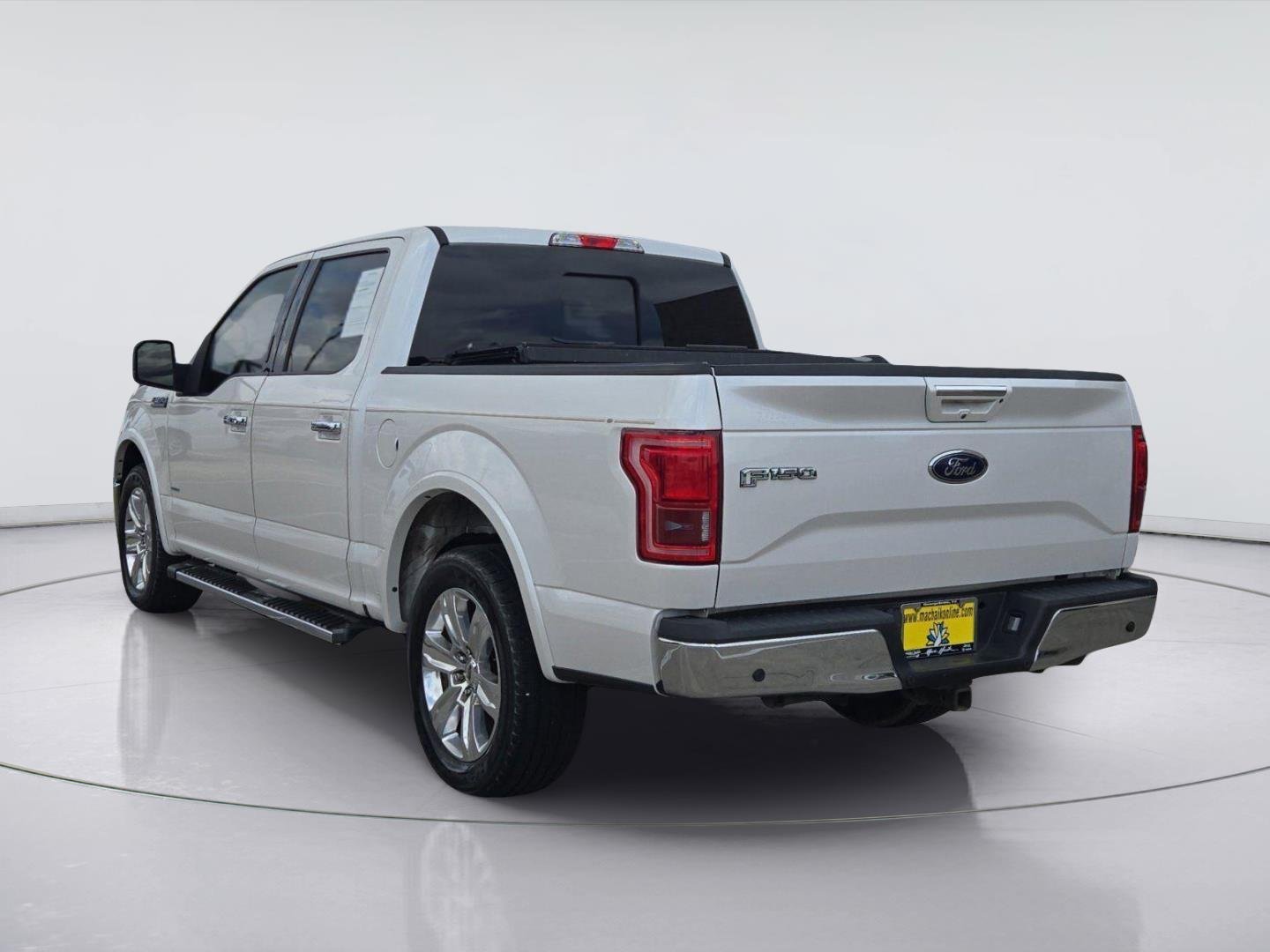 Used 2017 White Platinum Metallic Tri-Coat Ford Lariat image 3