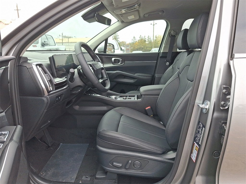 2026 Kia Sorento Hybrid EX photo 3