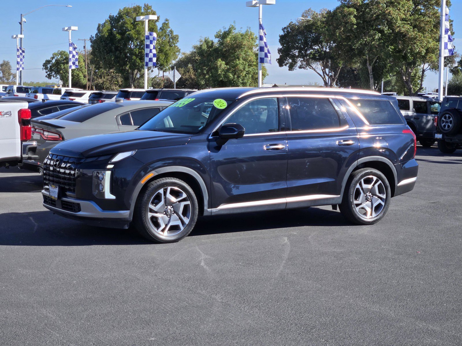 Used 2024 Moonlight Cloud Hyundai SEL 7P image 6