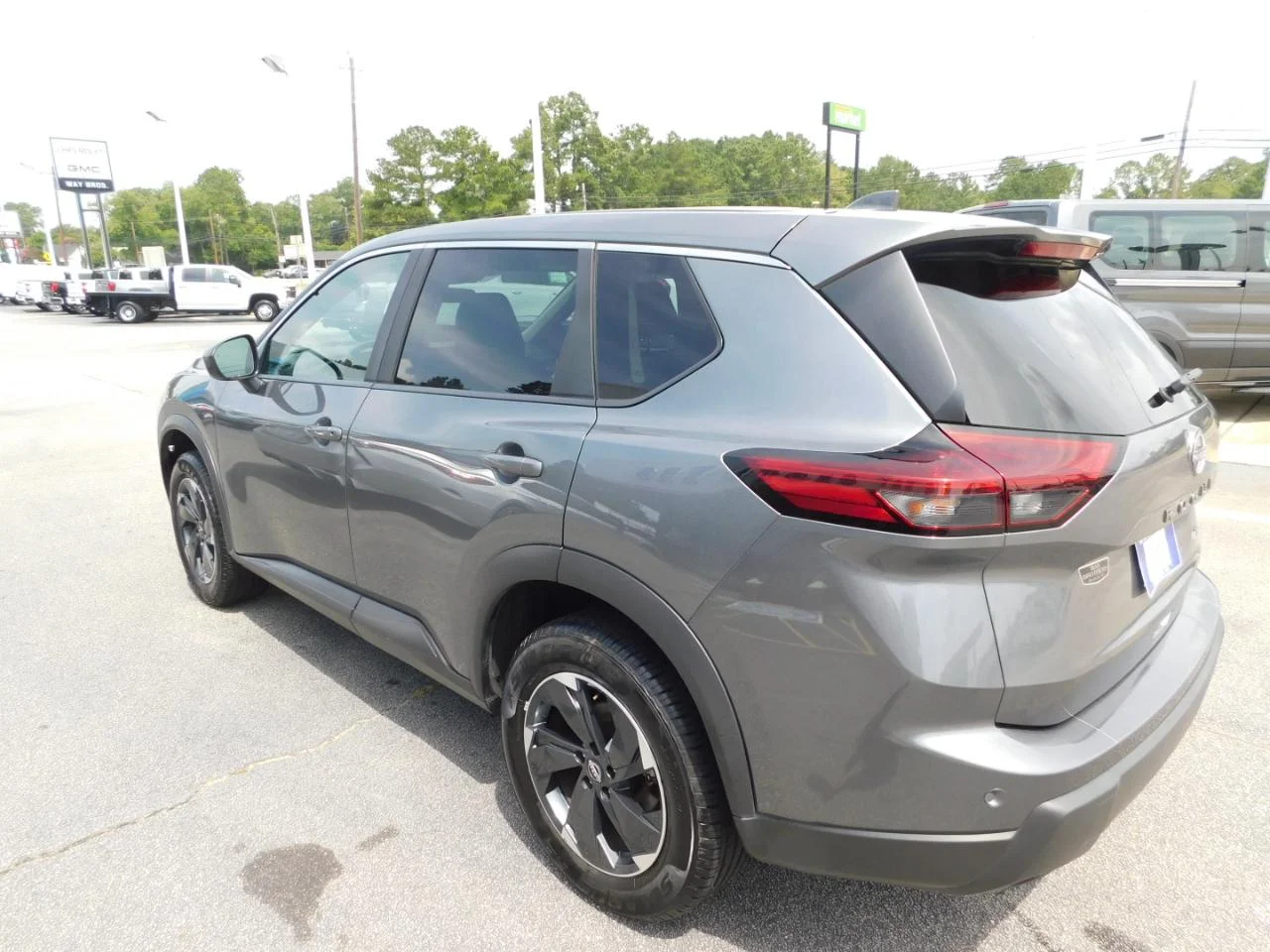 Used 2025 Gun Metallic Nissan AWD SV image 6