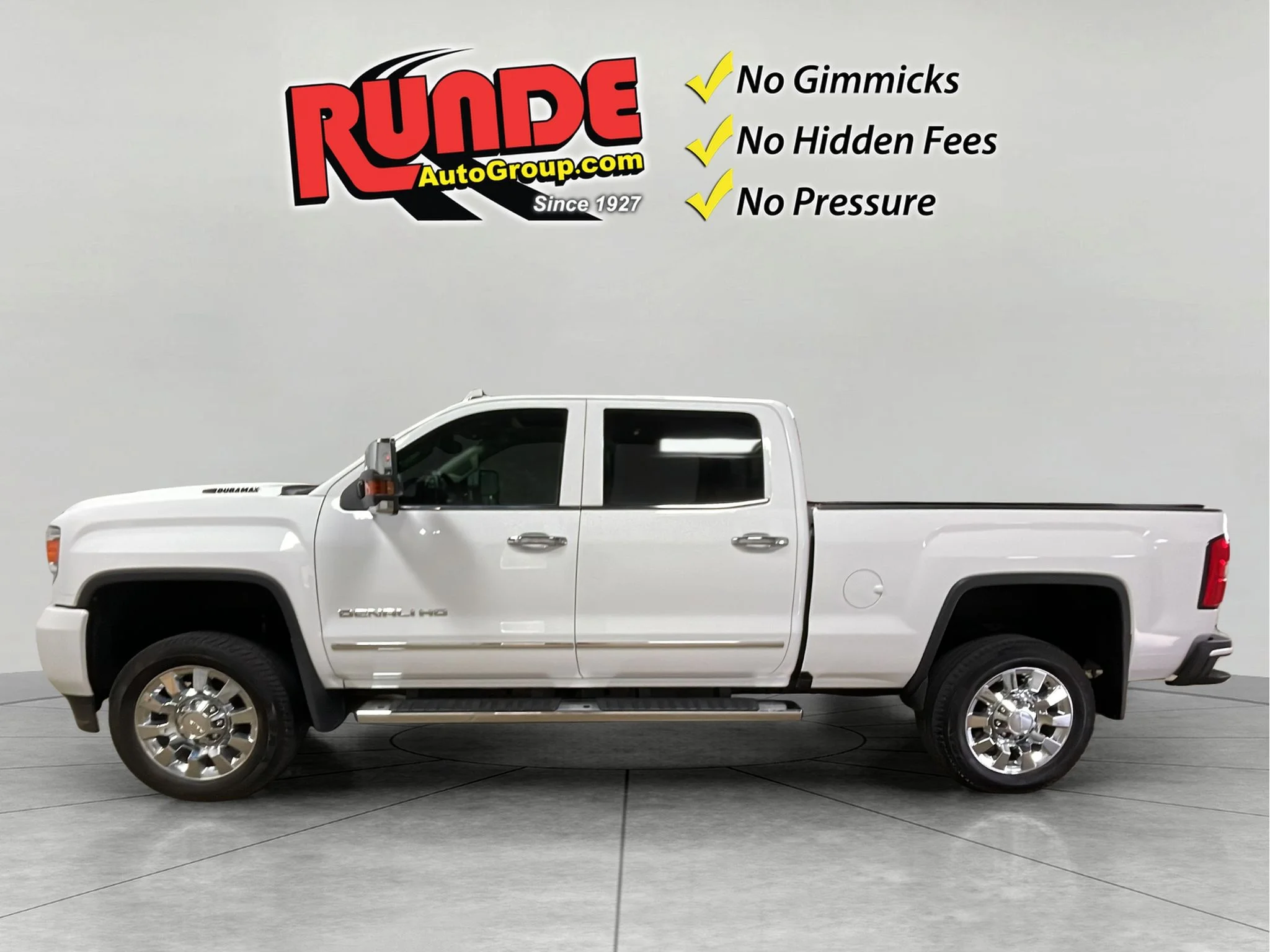 Used 2019 Summit White GMC Denali image 3
