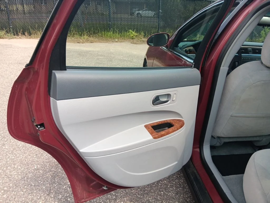 Used 2006 Cardinal Red Metallic Buick CX image 34