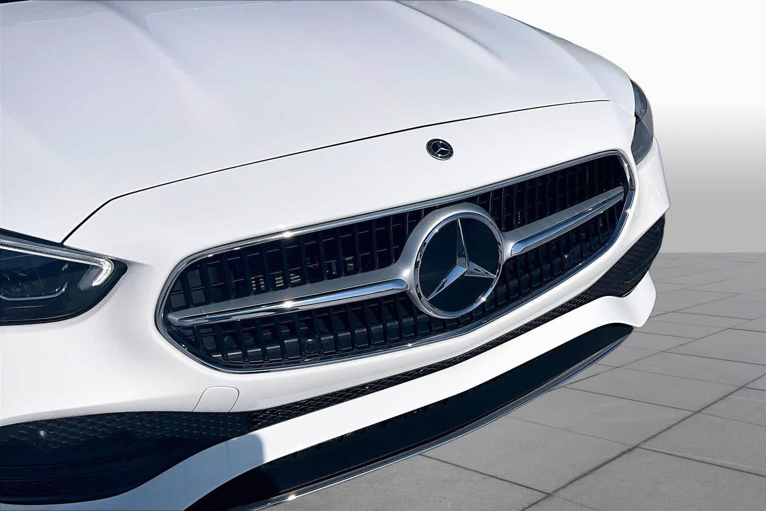 2025 Mercedes-Benz C-Class Sedan C 300 - Photo 30