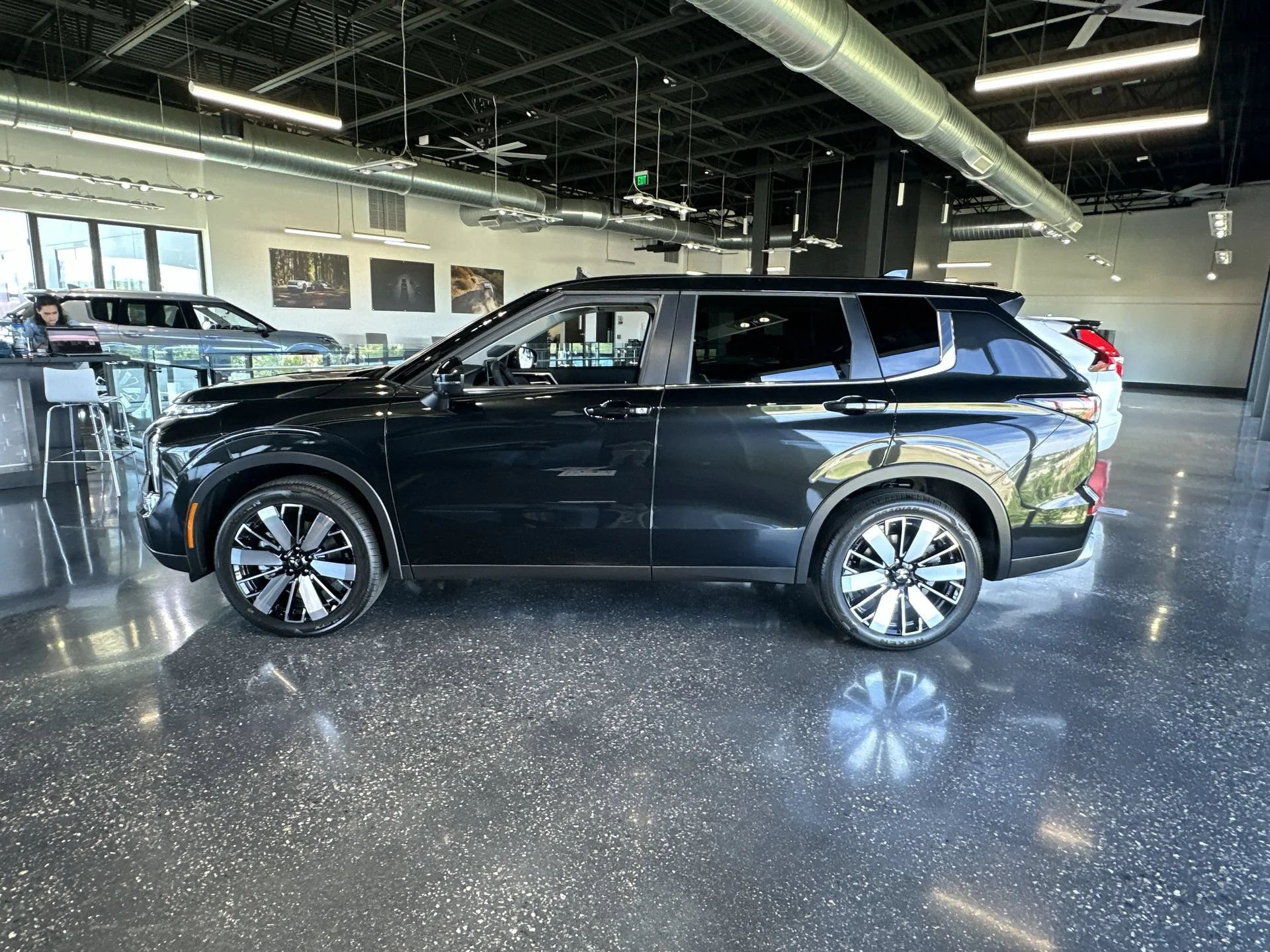 New 2026 Black Diamond Mitsubishi SE image 5