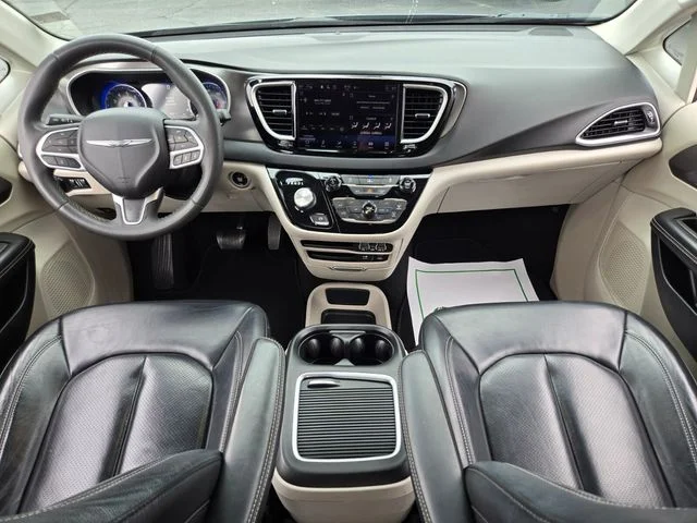 Used 2022 Gray Chrysler Touring L image 14