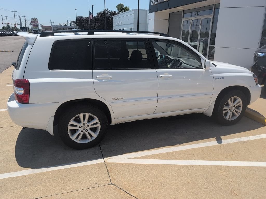 Used 2006 White Toyota Limited image 3