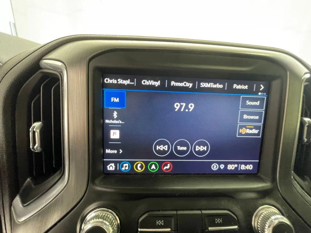 Used 2021 White GMC Denali image 30