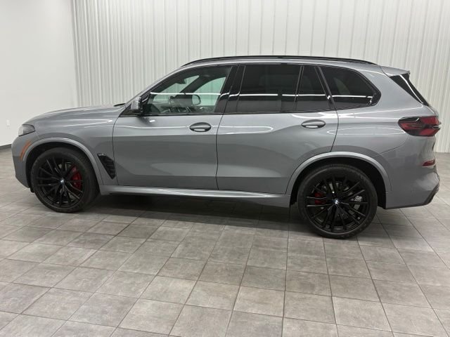 Used 2024 Gray BMW xDrive40i image 6