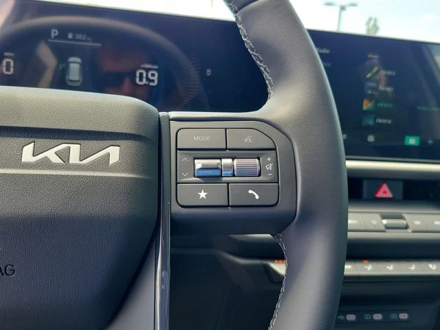 New 2027 Snow White Pearl Kia S image 17