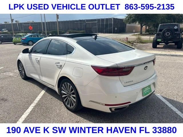 Used 2017 White Kia Technology image 5