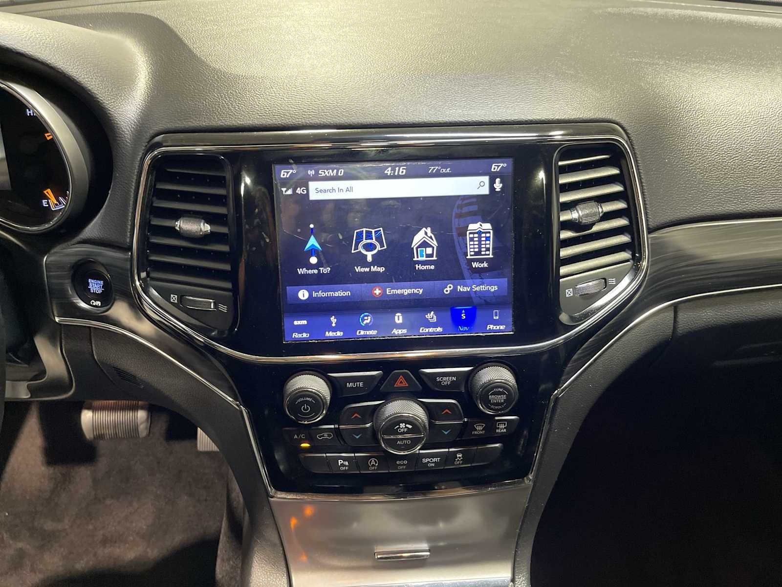Used 2019 Diamond Black Crystal Pearlcoat Jeep Limited image 16