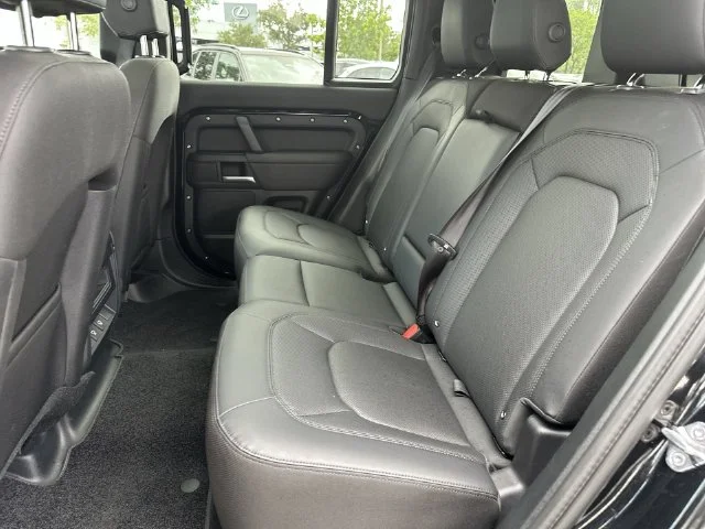 2025 Land Rover Defender S - Photo 23