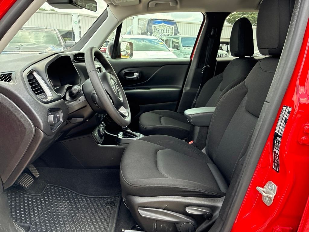 Used 2023 Red Jeep Latitude image 15