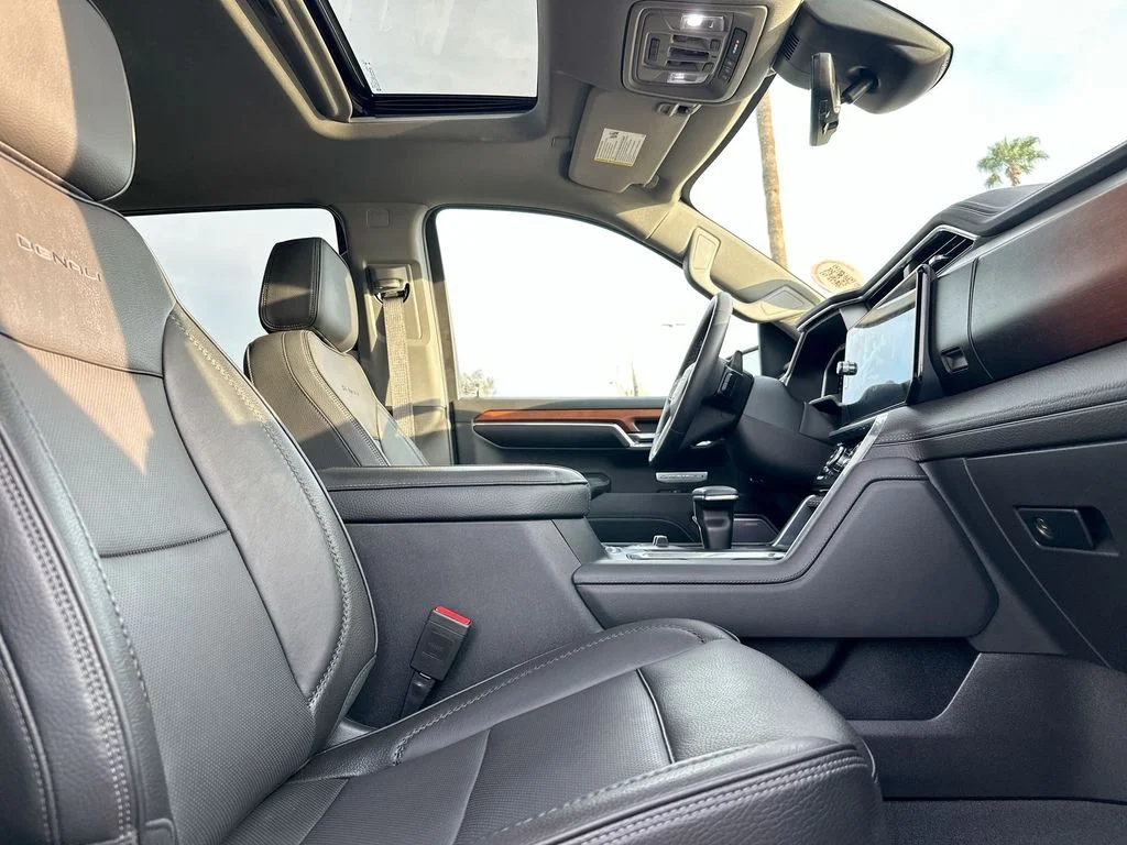 Used 2023 Silver GMC Denali image 14