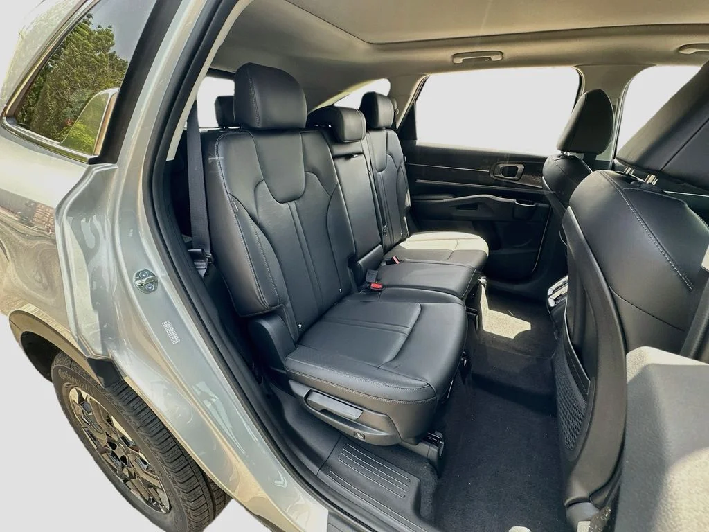 New 2026 Ivory Silver Kia S image 27