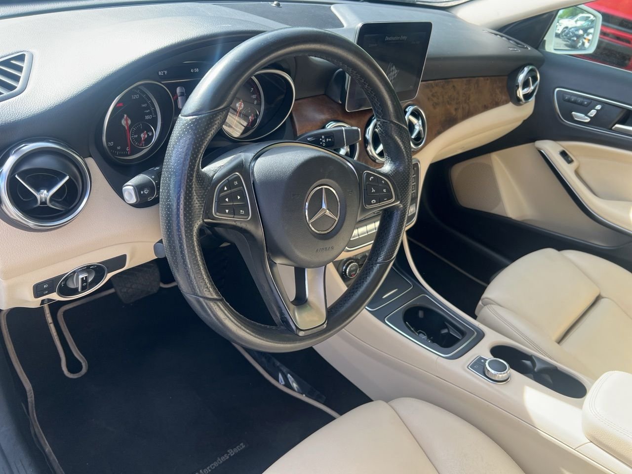 Used 2018  Mercedes-Benz GLA 250 image 18