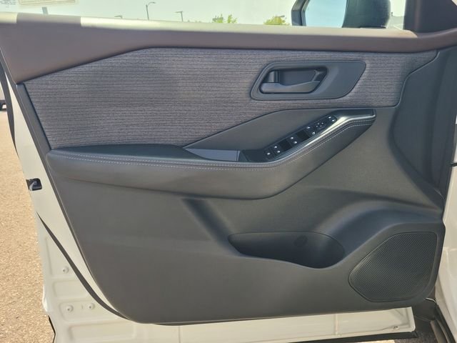 Used 2021 White Nissan S image 18