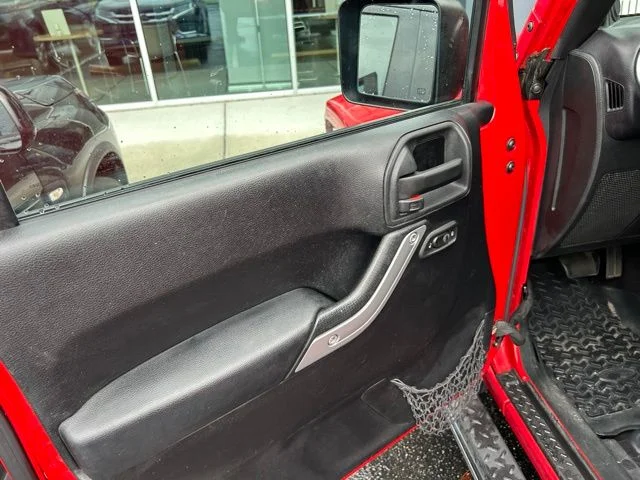 Used 2014 Red Jeep Unlimited Sahara image 20