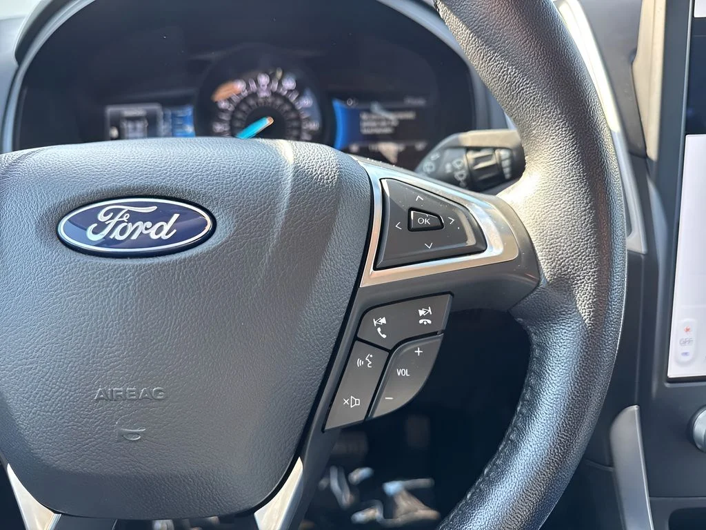 Used 2023 Red Ford SEL image 15