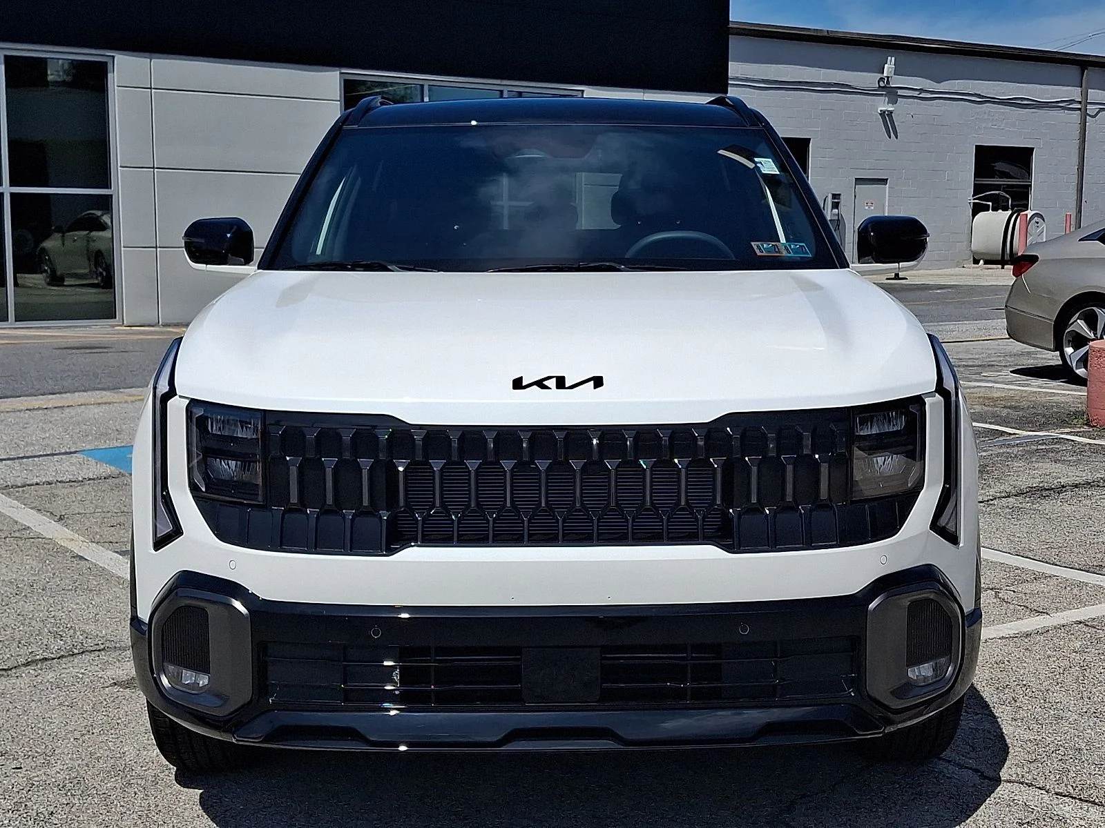 New 2027 White Kia X-Line S image 8