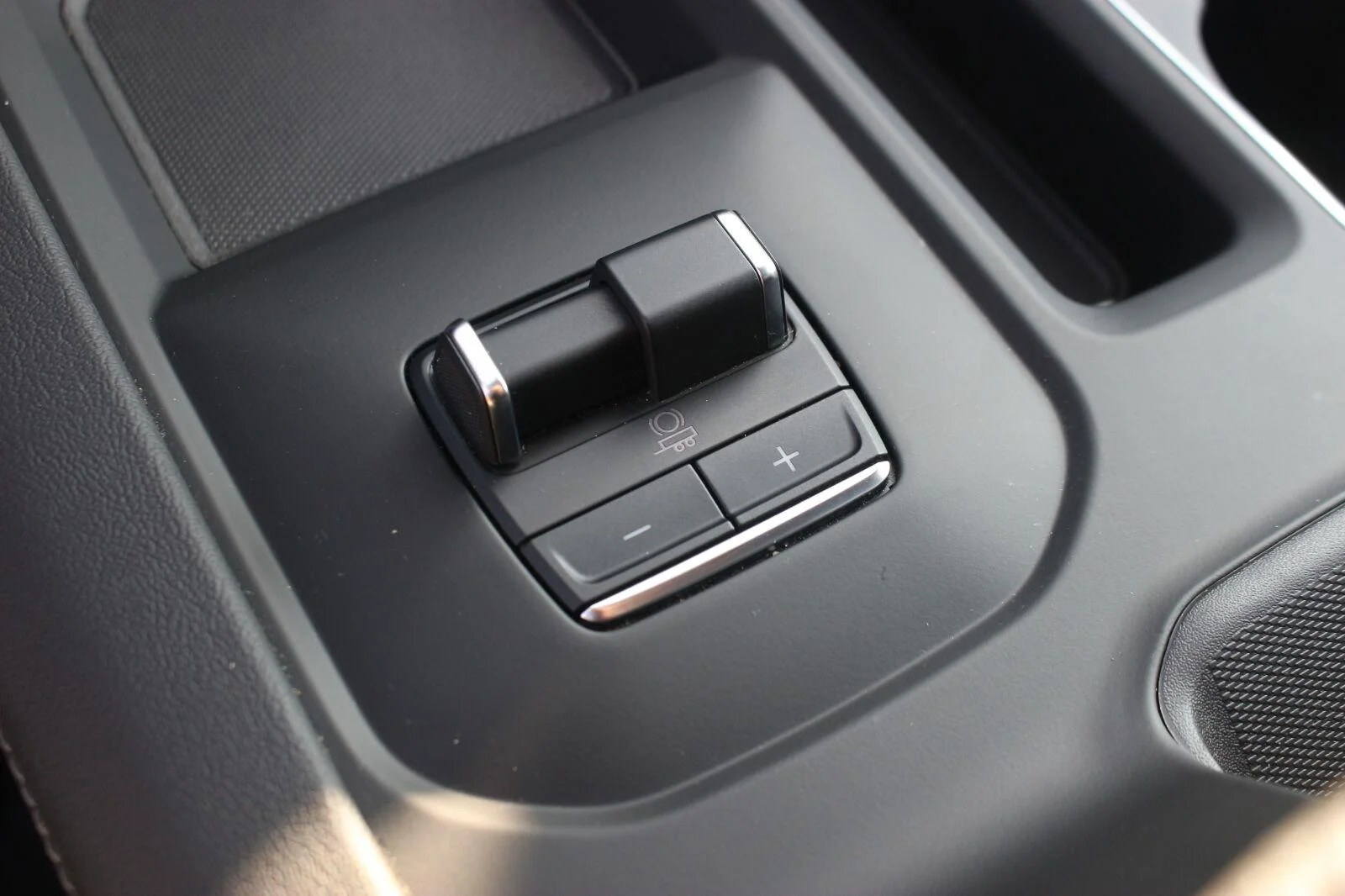 Used 2025 Onyx Black GMC Denali image 21