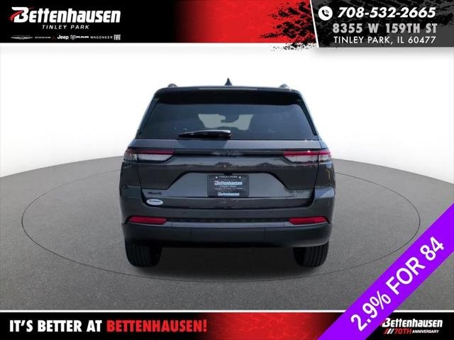 New 2026 Baltic Gray Metallic Clear-Coat Exterior Paint Jeep Laredo image 8