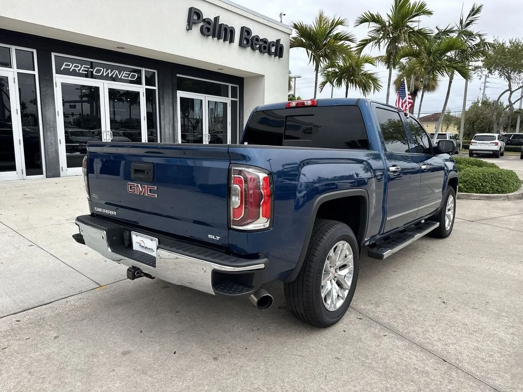 Used 2018 Blue Metallic GMC SLT image 3