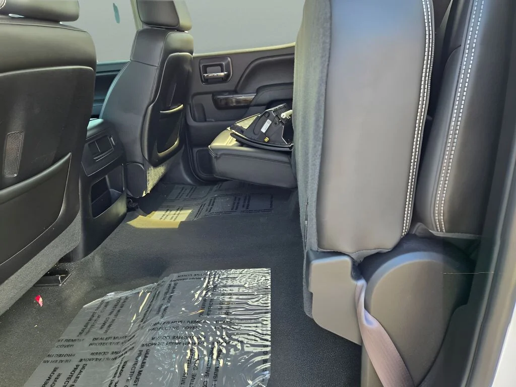 Used 2015 White GMC Denali image 17