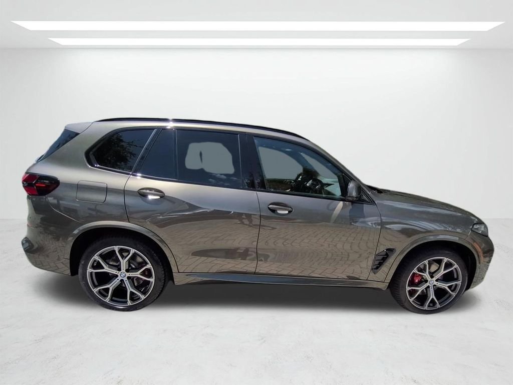 New 2026 Manhattan Green Metallic BMW xDrive40i image 3