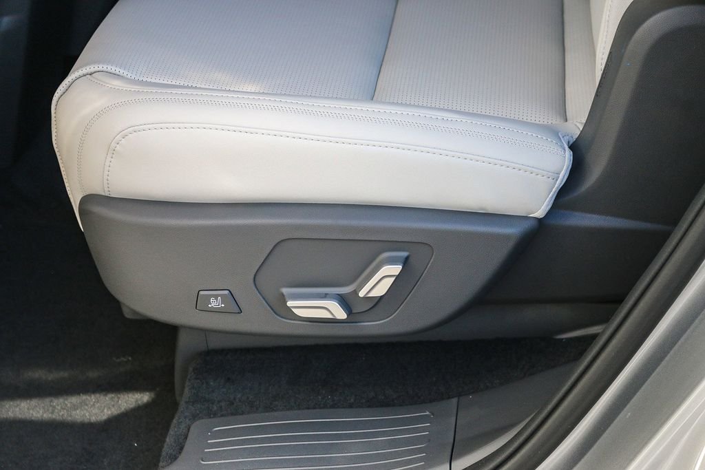 New 2026 Silver Hyundai Calligraphy image 21