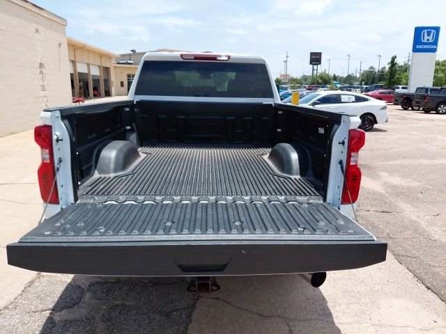 Used 2025 White Chevrolet LT image 32