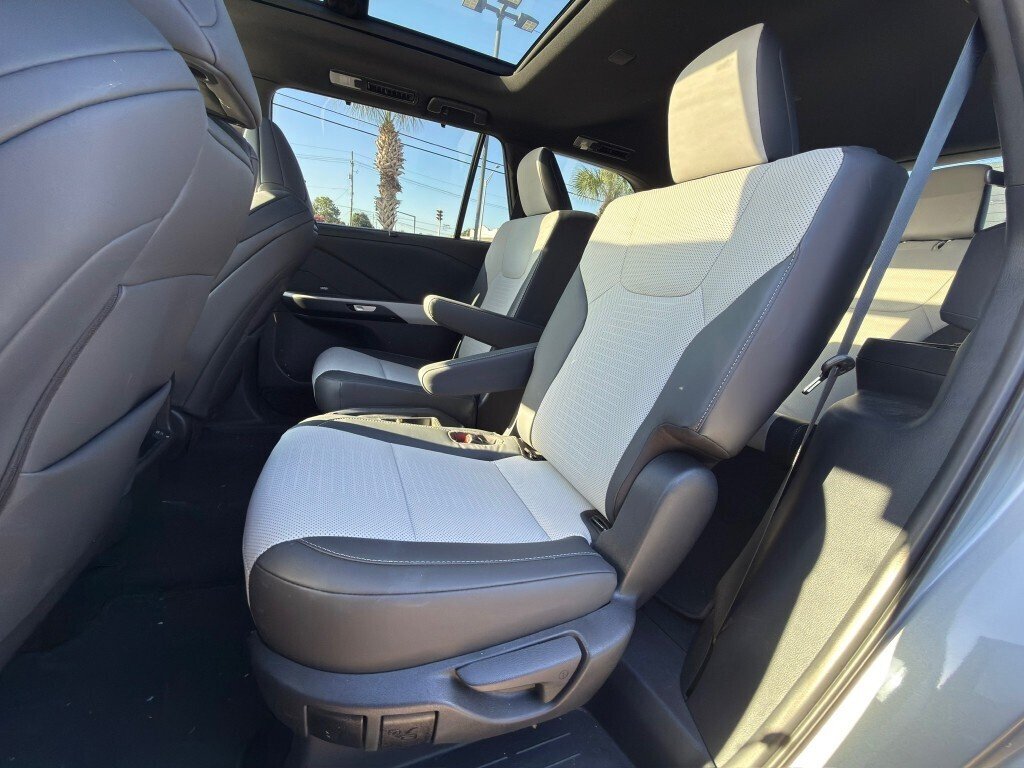 Certified Used 2025 CELESTIAL SILVER Lexus F SPORT Handling image 12