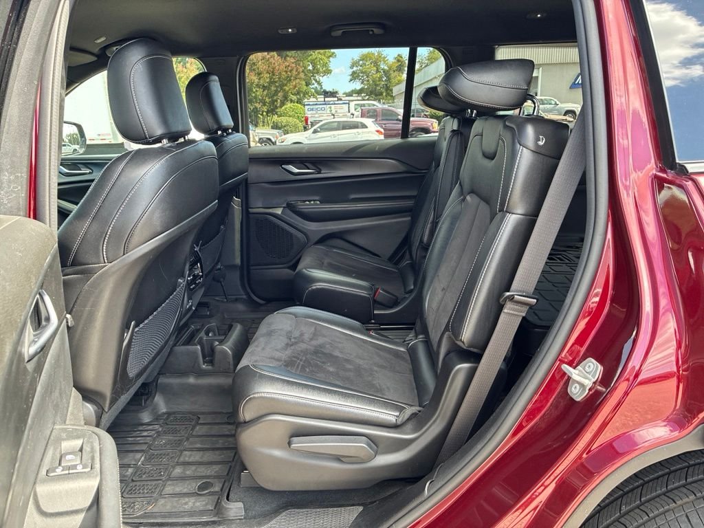 Used 2024 Red Jeep Altitude image 11