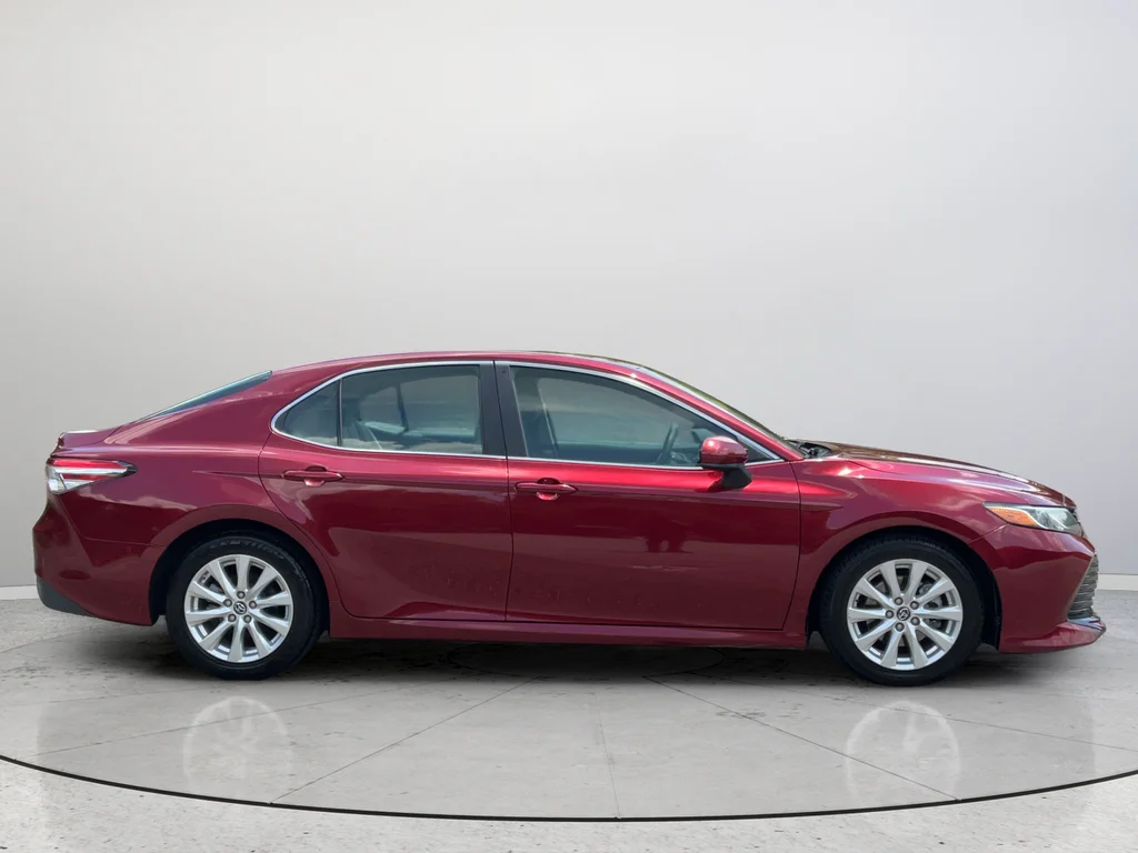 Used 2018 Red Toyota LE image 6