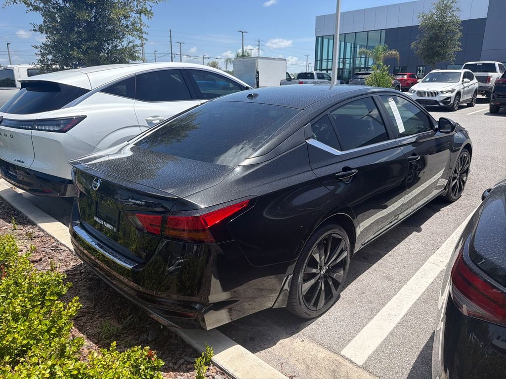 Used 2022 Black Nissan 2.5 SR image 5