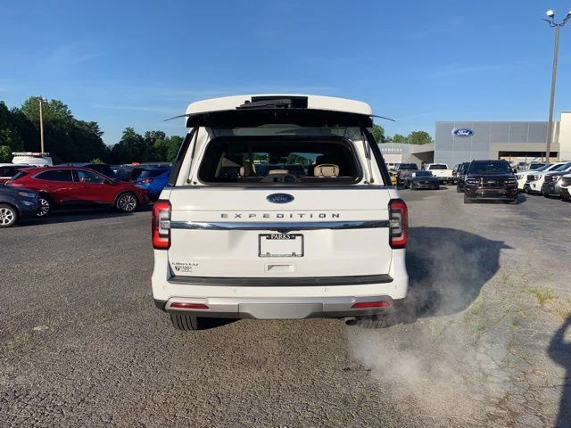 Used 2023 White Ford Limited image 8