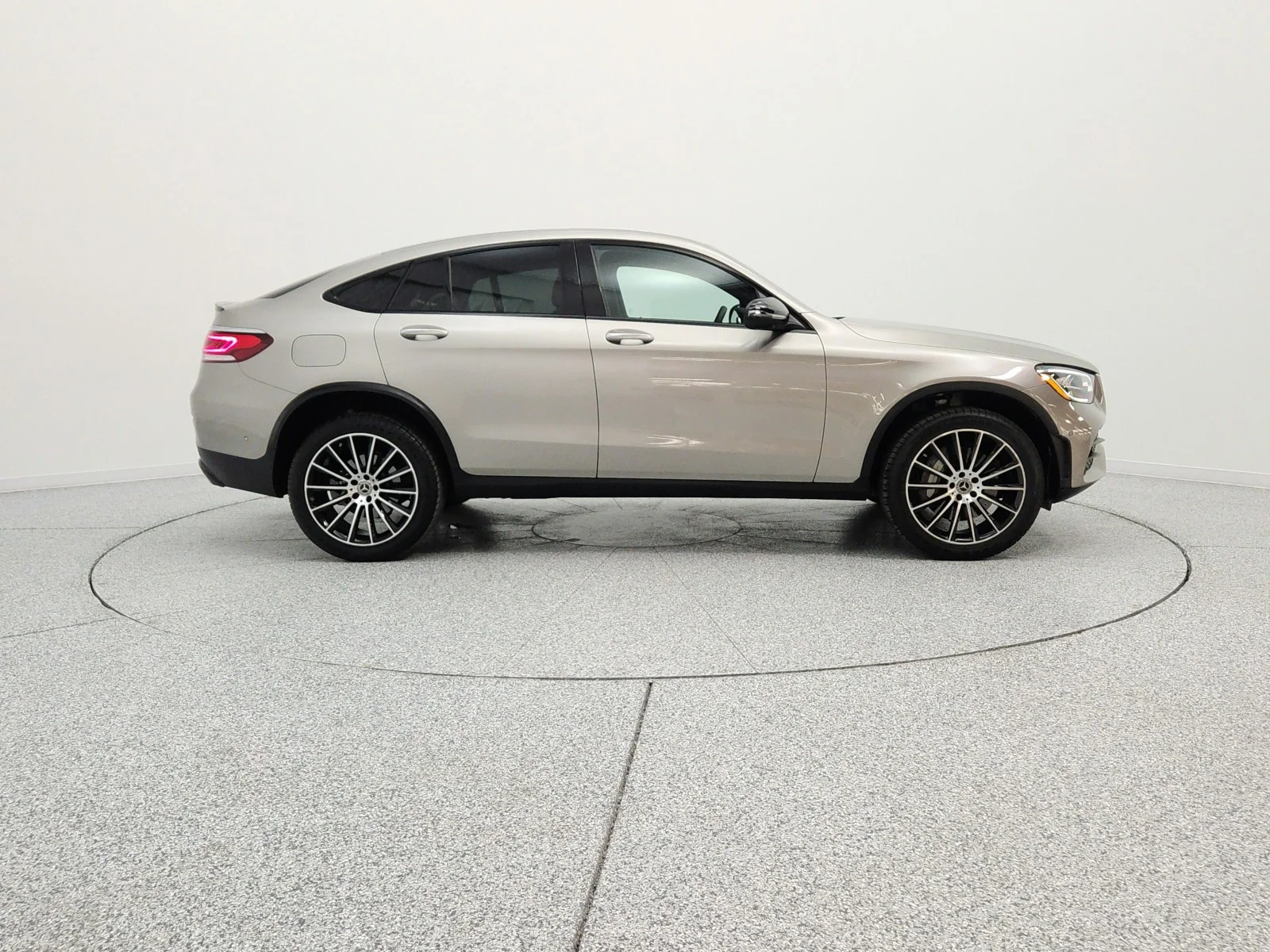 Used 2022 Mojave Silver Metallic Mercedes-Benz GLC 300 4MATIC® Coupe image 4
