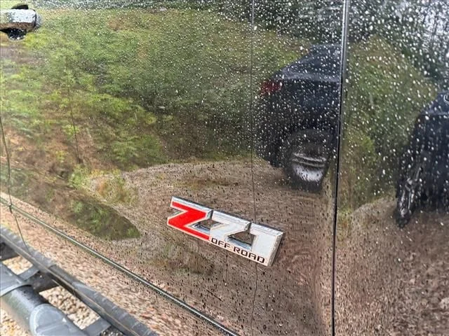 Used 2019 Black Chevrolet LTZ image 12