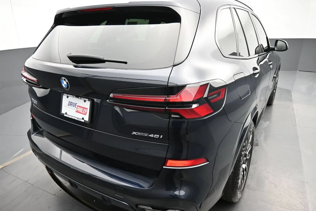 Used 2024 Black BMW xDrive40i image 8