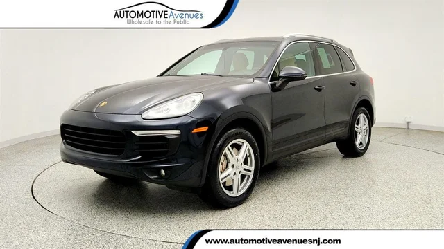 2017 Porsche Cayenne S AWD w/ Premium Package, Bose Sound, Connect Plus & Entry/Drive