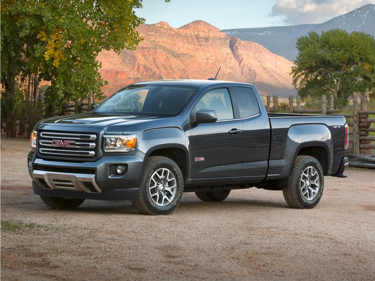 Used 2020 White GMC Base image 1