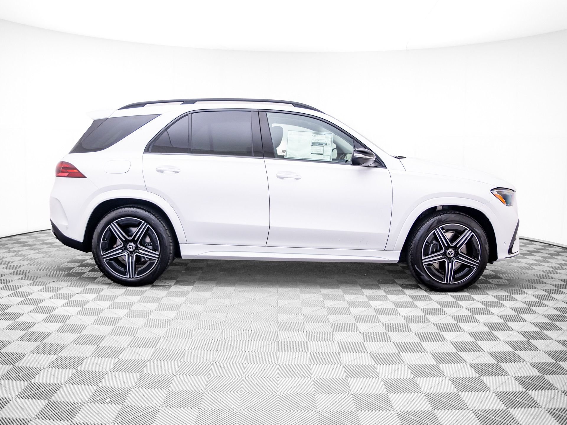 New 2026 Polar White Mercedes-Benz GLE 350 image 6