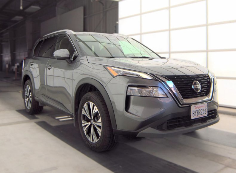 Used 2021 Gray Nissan SV FWD image 4