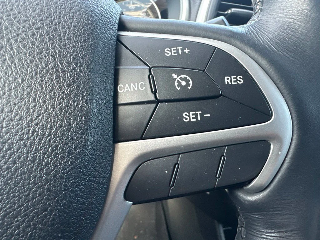 Used 2016 Black Jeep Trailhawk image 19
