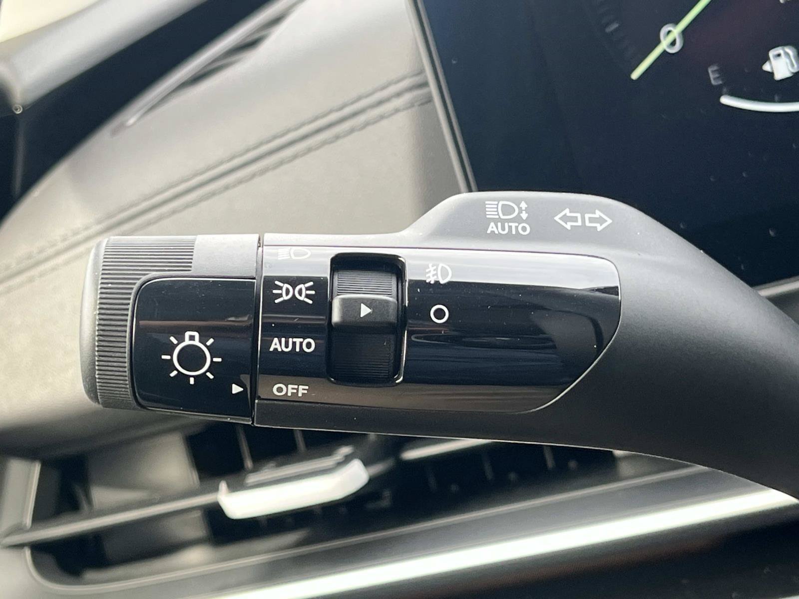 New 2027 Ceramic Silver Kia SX Prestige image 37