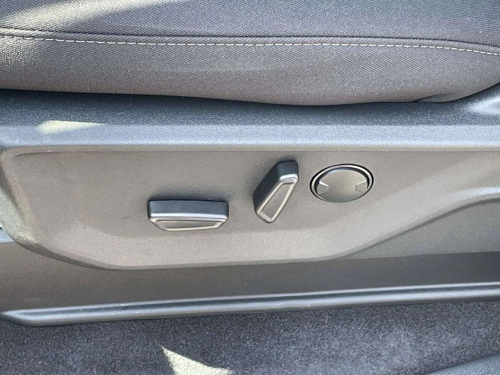 New 2026 Carbonized Gray Metallic Ford XLT image 14
