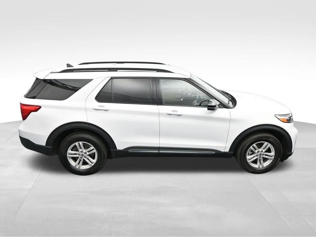 Used 2023 Oxford White Ford XLT image 31